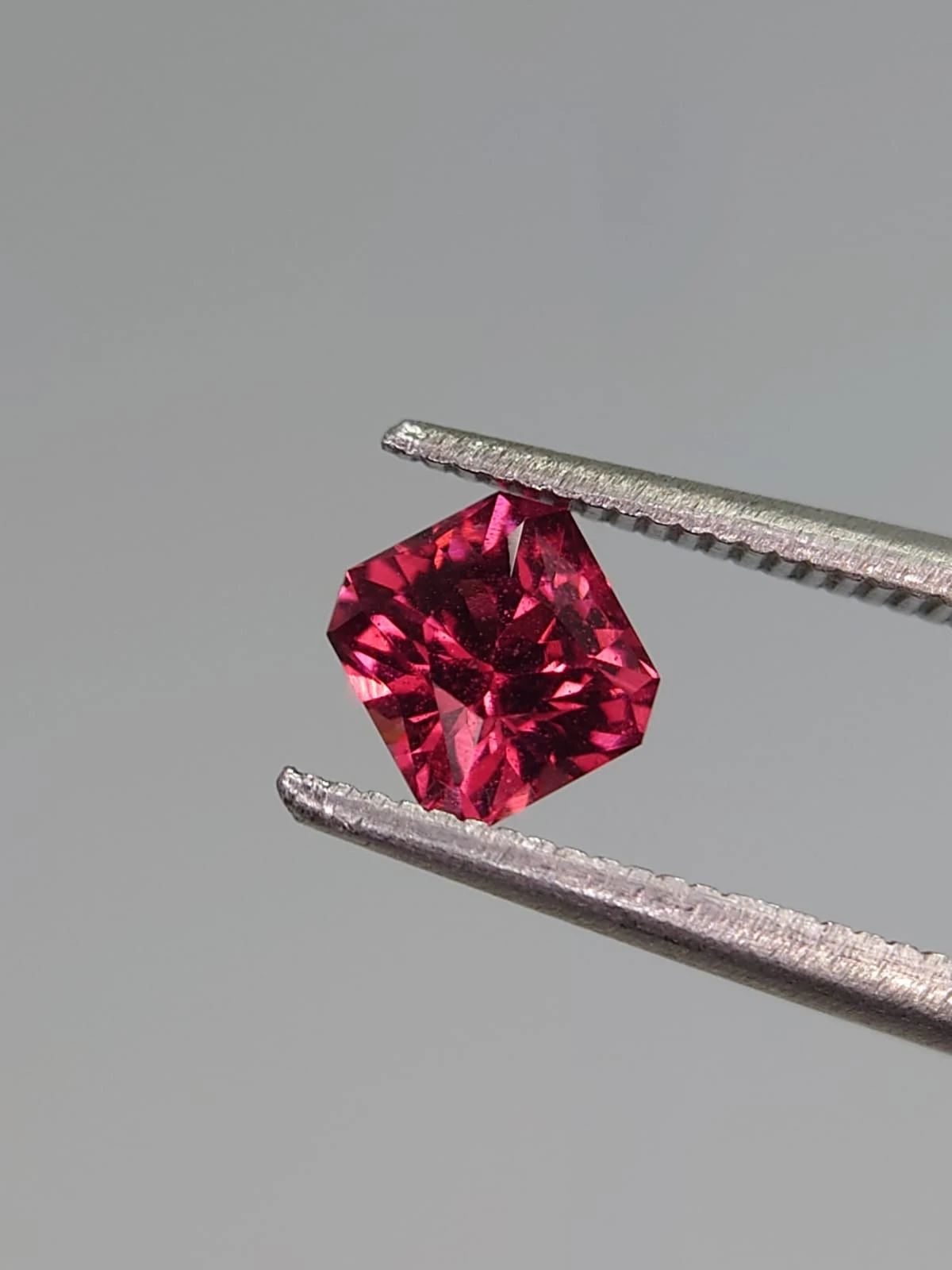 1ct Natural Umbalite Garnet from Tanzania — view 4
